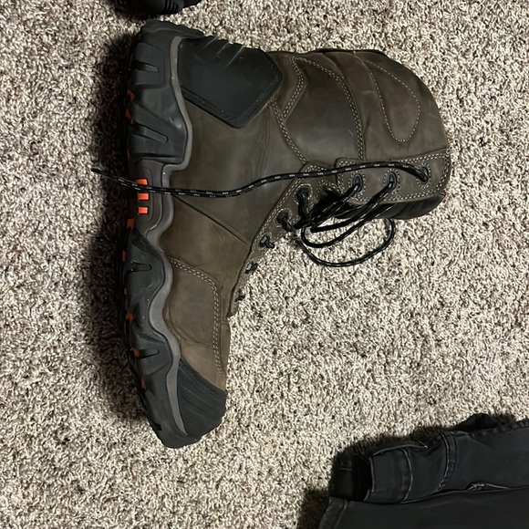 Chippewa Leather upper - Picture 2 of 4